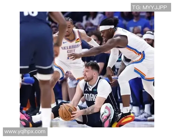 雷霆与独行侠精彩对决集锦回顾篮球赛场的激烈瞬间与精彩表现